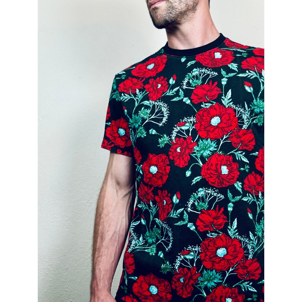 Forever 21 Mens Tee Short Sleeve Roses Red Black Colorful Size Small